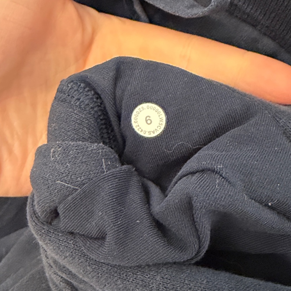 Lululemon The University of Arizona Navy Blue Scuba Joggers - Picture 6 of 6
